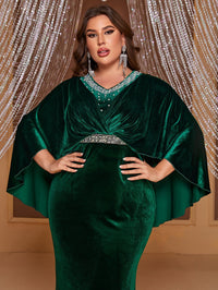 Yisikado Plus Pearl Beaded Detail Cloak Sleeve Velvet Party Dress-FSSN1230